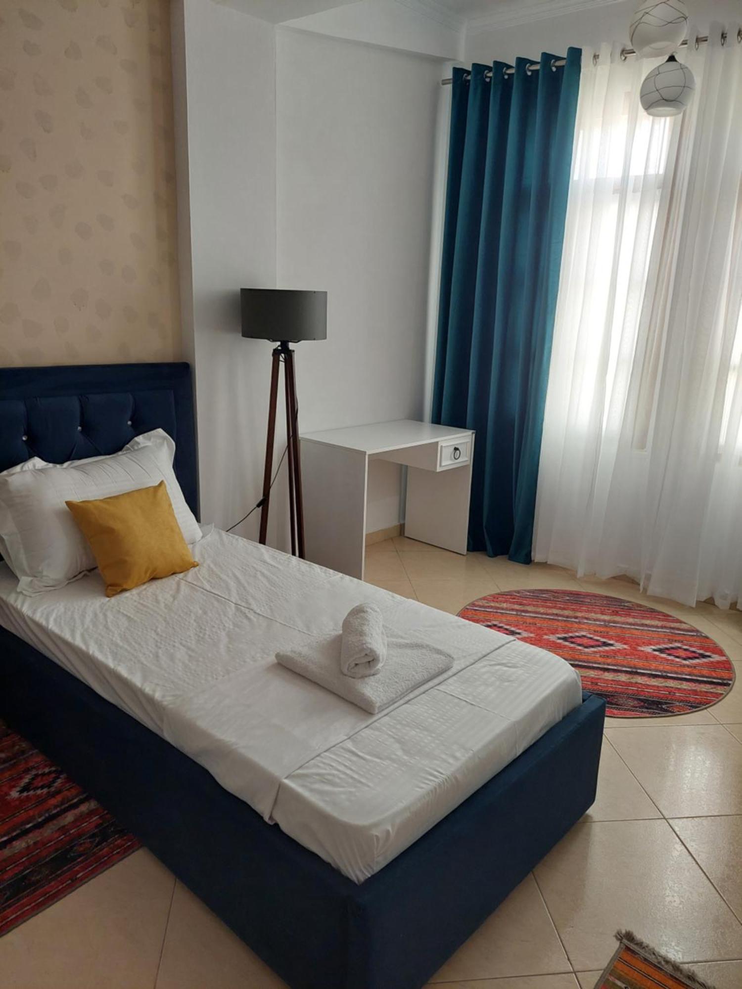 Godard Apartments Vlorë Exteriör bild