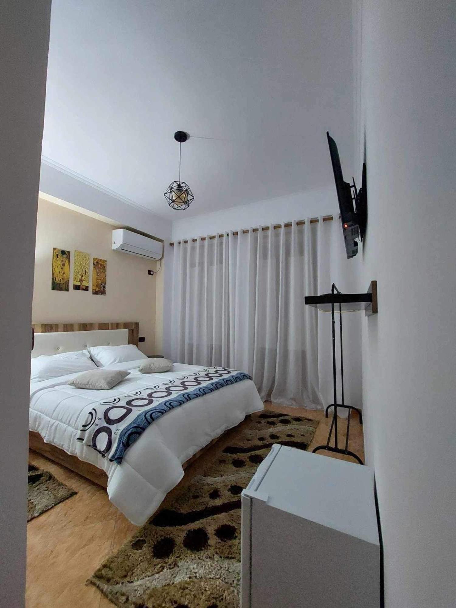 Godard Apartments Vlorë Exteriör bild