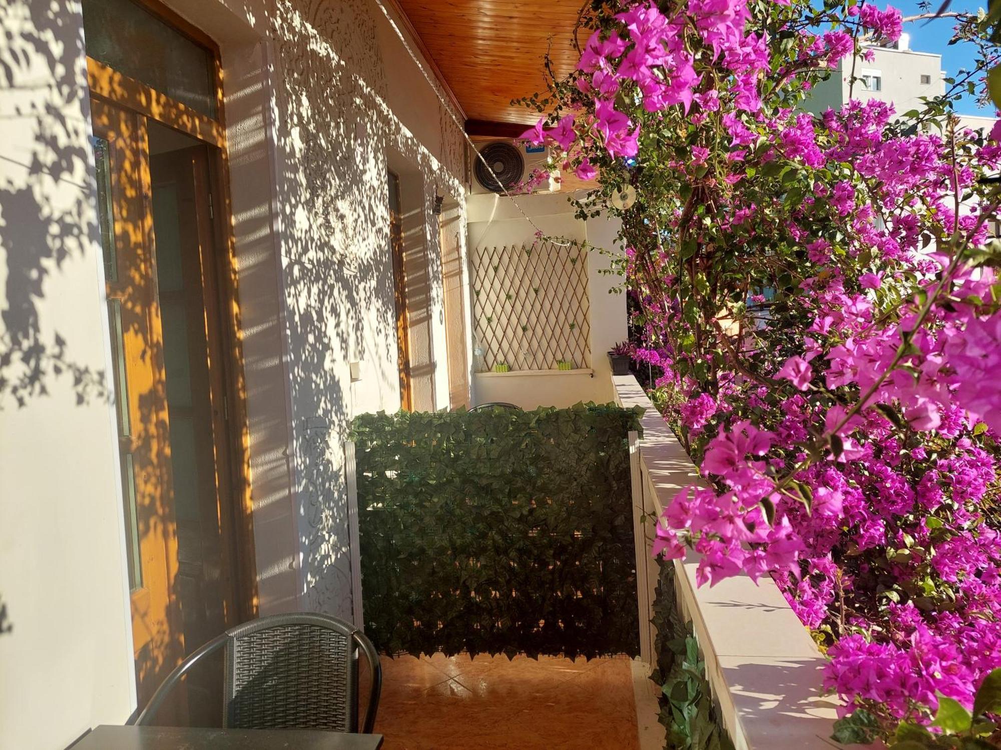 Godard Apartments Vlorë Exteriör bild